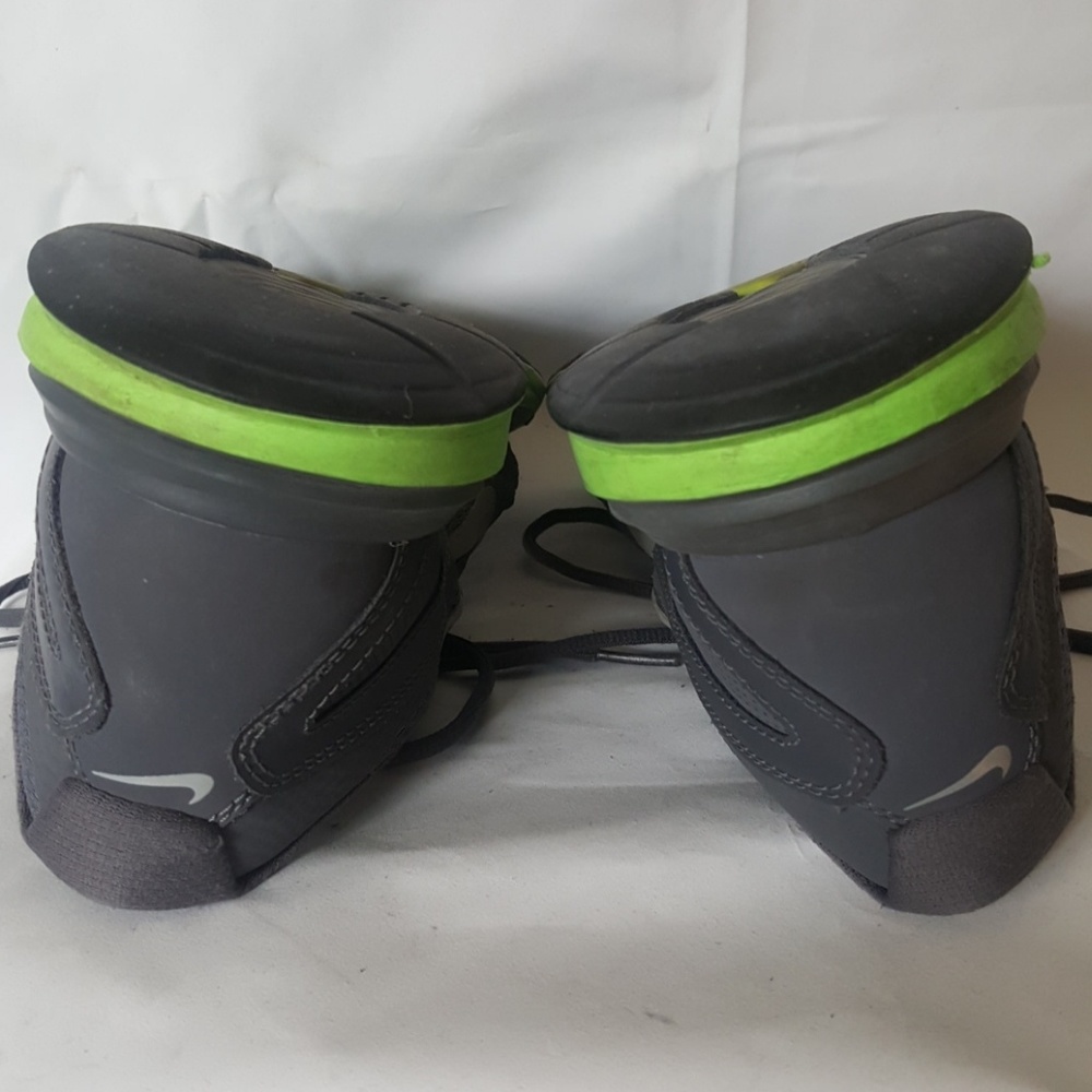 Nike athletic shoes - Picture 6 of 8